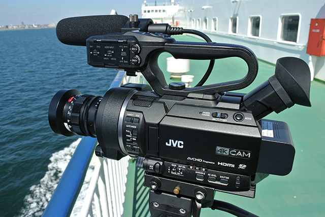 業務用4Kカムコーダー JVC GY-LS300CH スーパー35mmセンサー